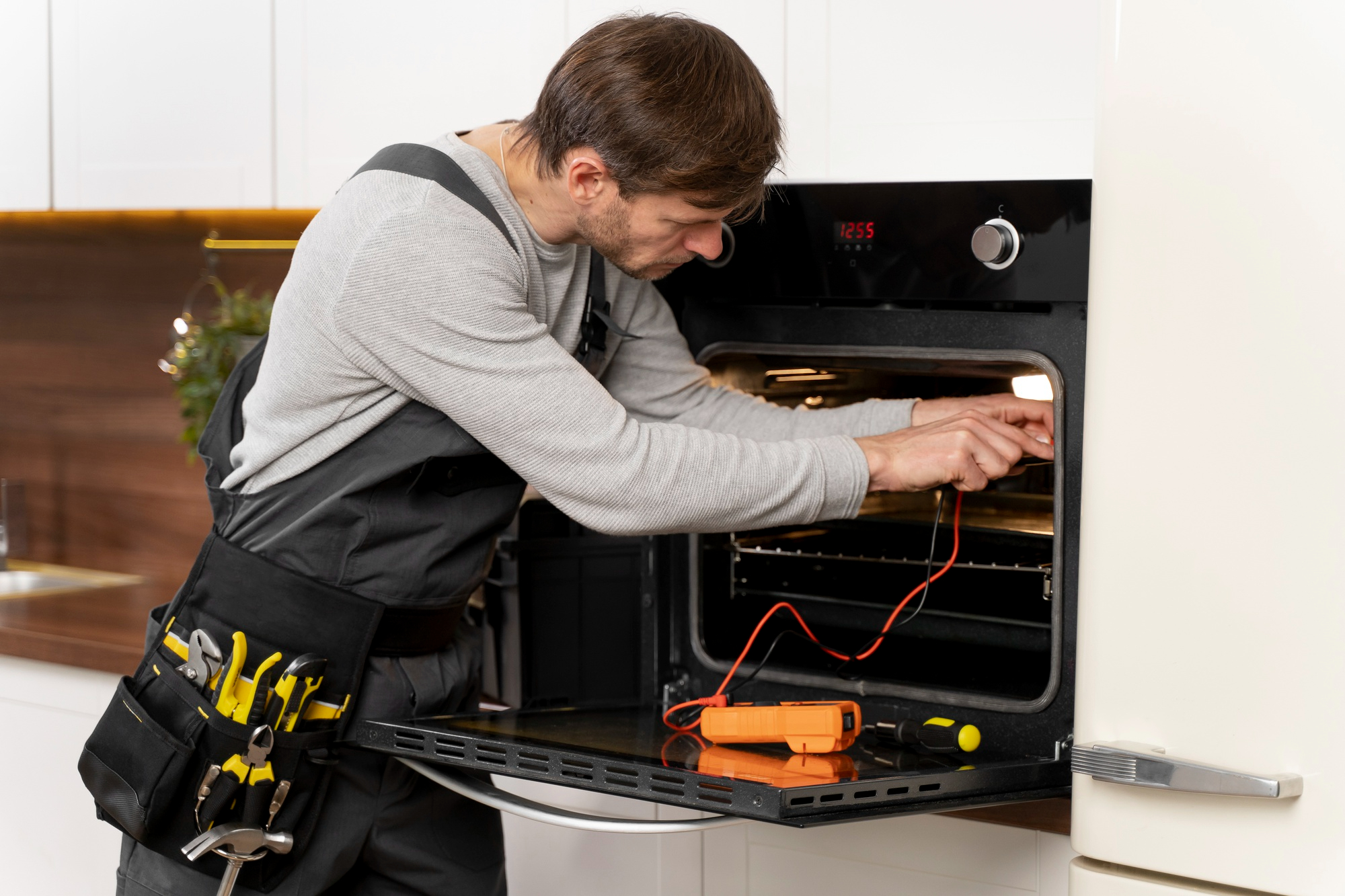 Microwave oven repair service in Lucknow for solo grill convection